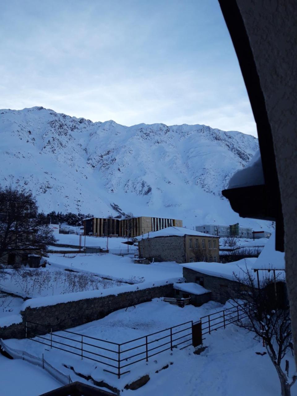 Hotel Iveria Kazbegi Dış mekan fotoğraf