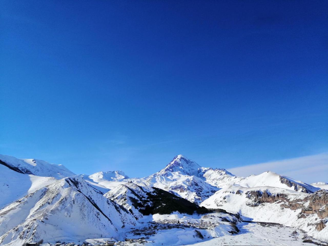 Hotel Iveria Kazbegi Dış mekan fotoğraf
